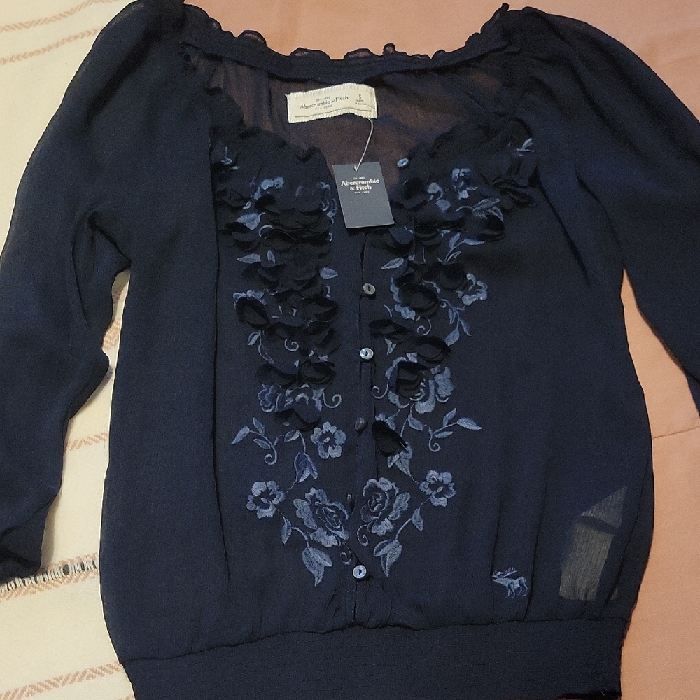 Abercrombie & Fitch Midnight Blue Floral Blouse NWT Size Small